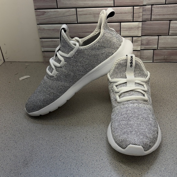 Adidas Cloudfoam aapure a women’s size 8.5 in excellent condition - Picture 5 of 9